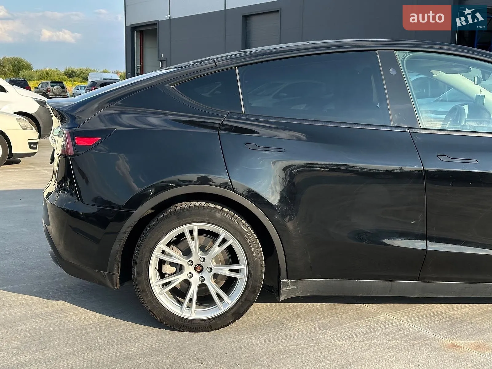 2024 Tesla Model Y - мініатюра 4