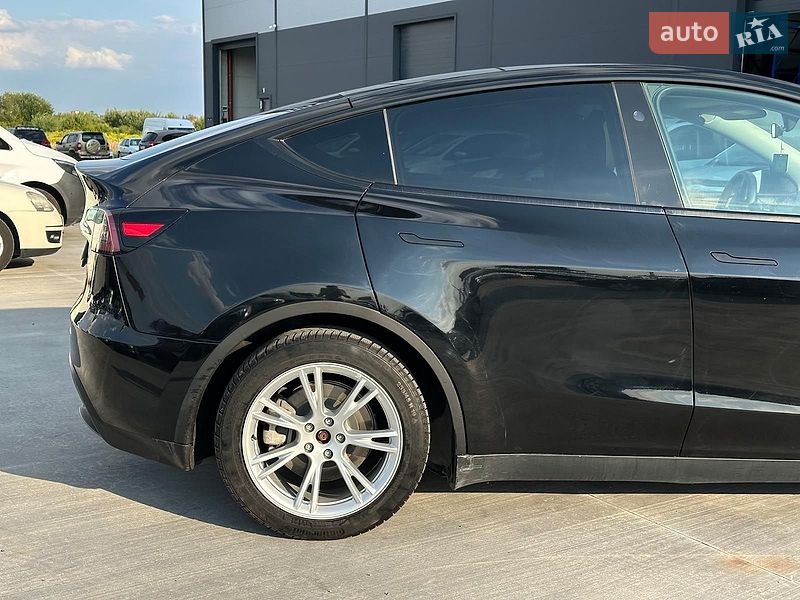 Внедорожник / Кроссовер Tesla Model Y 2024 в Львове
