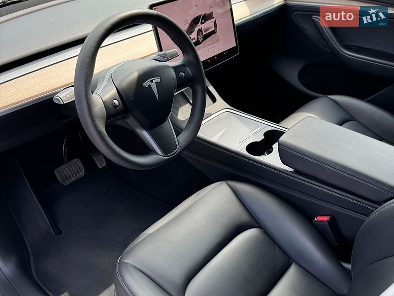 Позашляховик / Кросовер Tesla Model Y 2023 в Івано-Франківську