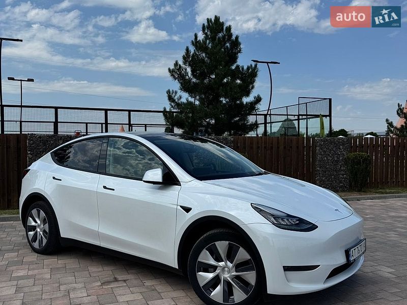 Tesla Model Y 2023