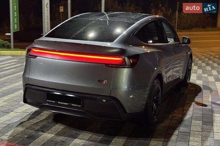 Позашляховик / Кросовер Tesla Model Y 2025 в Коростені