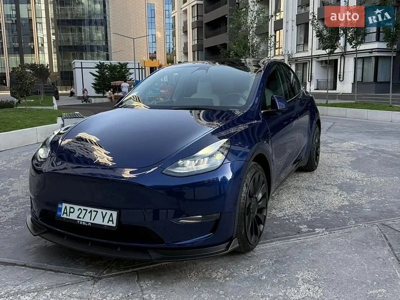 Tesla Model Y 2023