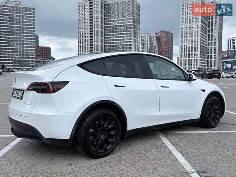 Позашляховик / Кросовер Tesla Model Y 2022 в Івано-Франківську