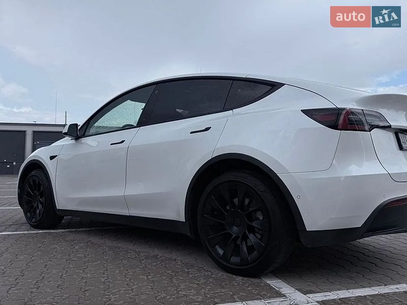 Позашляховик / Кросовер Tesla Model Y 2022 в Івано-Франківську