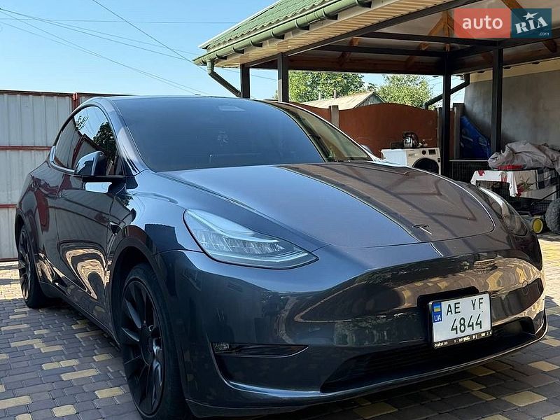 Tesla Model Y 2022