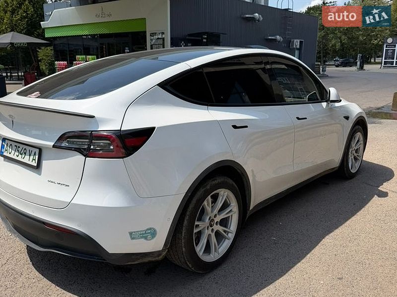 Позашляховик / Кросовер Tesla Model Y 2020 в Ужгороді