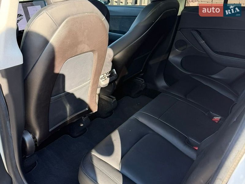 Позашляховик / Кросовер Tesla Model Y 2020 в Ужгороді