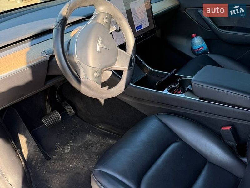 Позашляховик / Кросовер Tesla Model Y 2020 в Ужгороді