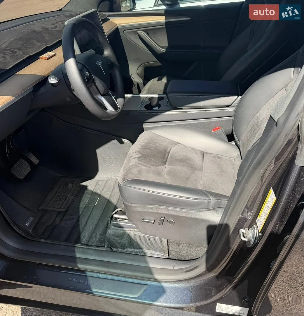2024 Tesla Model Y - мініатюра 8