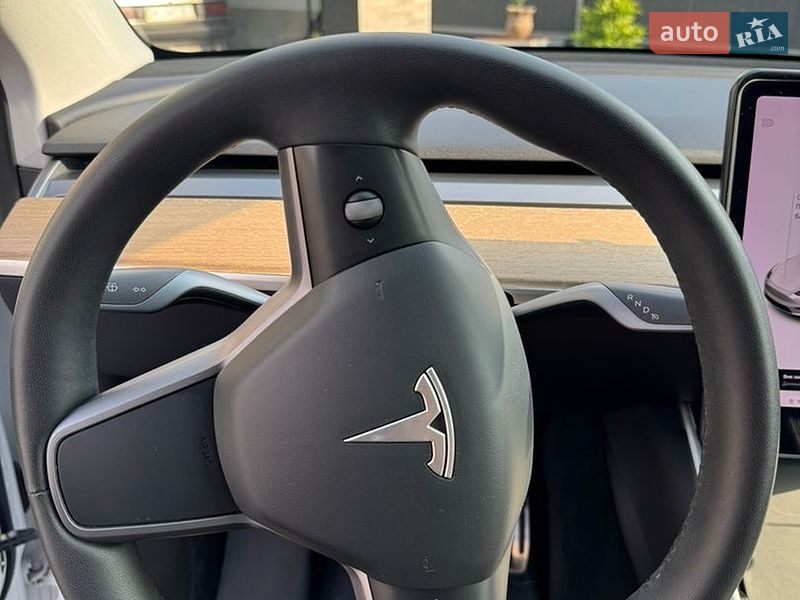 Позашляховик / Кросовер Tesla Model Y 2020 в Тернополі
