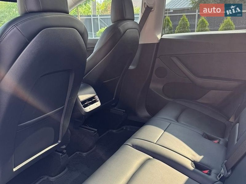 Позашляховик / Кросовер Tesla Model Y 2020 в Тернополі