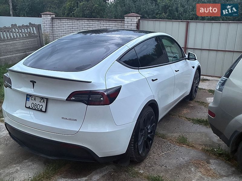 Tesla Model Y 2022