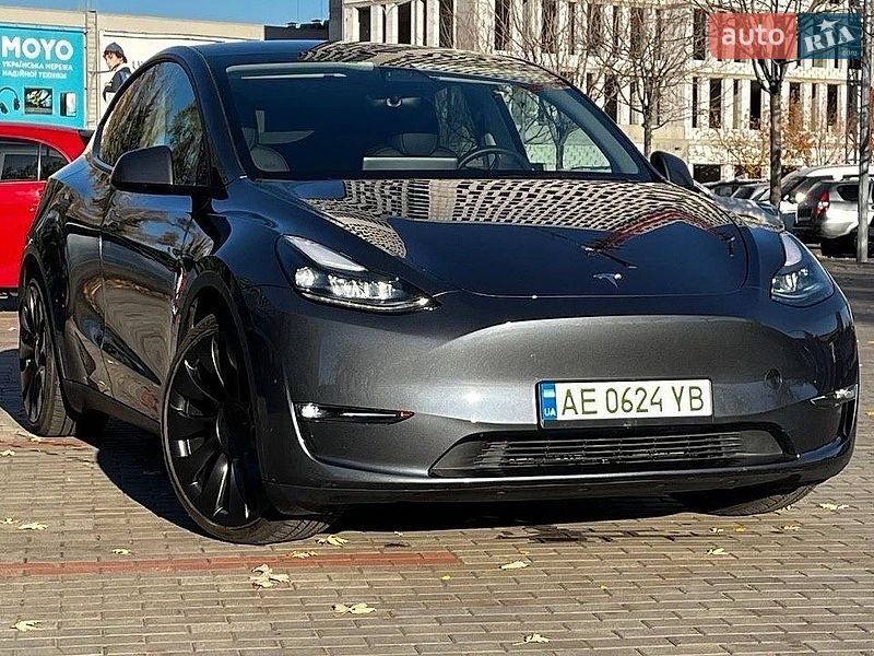Tesla Model Y 2023