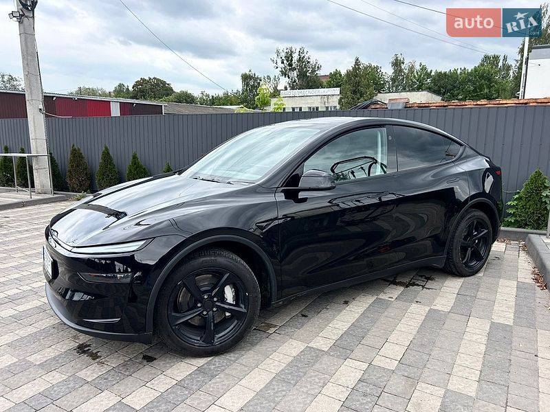 Позашляховик / Кросовер Tesla Model Y 2025 в Львові