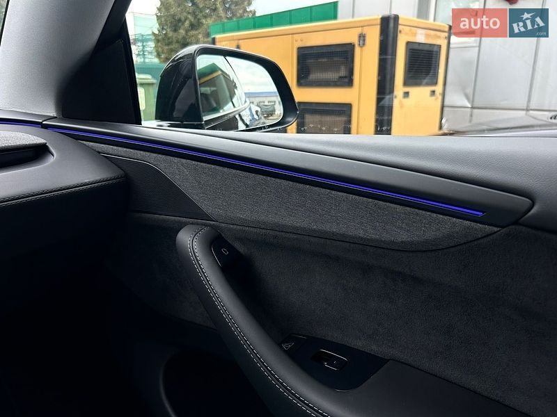 Позашляховик / Кросовер Tesla Model Y 2025 в Львові