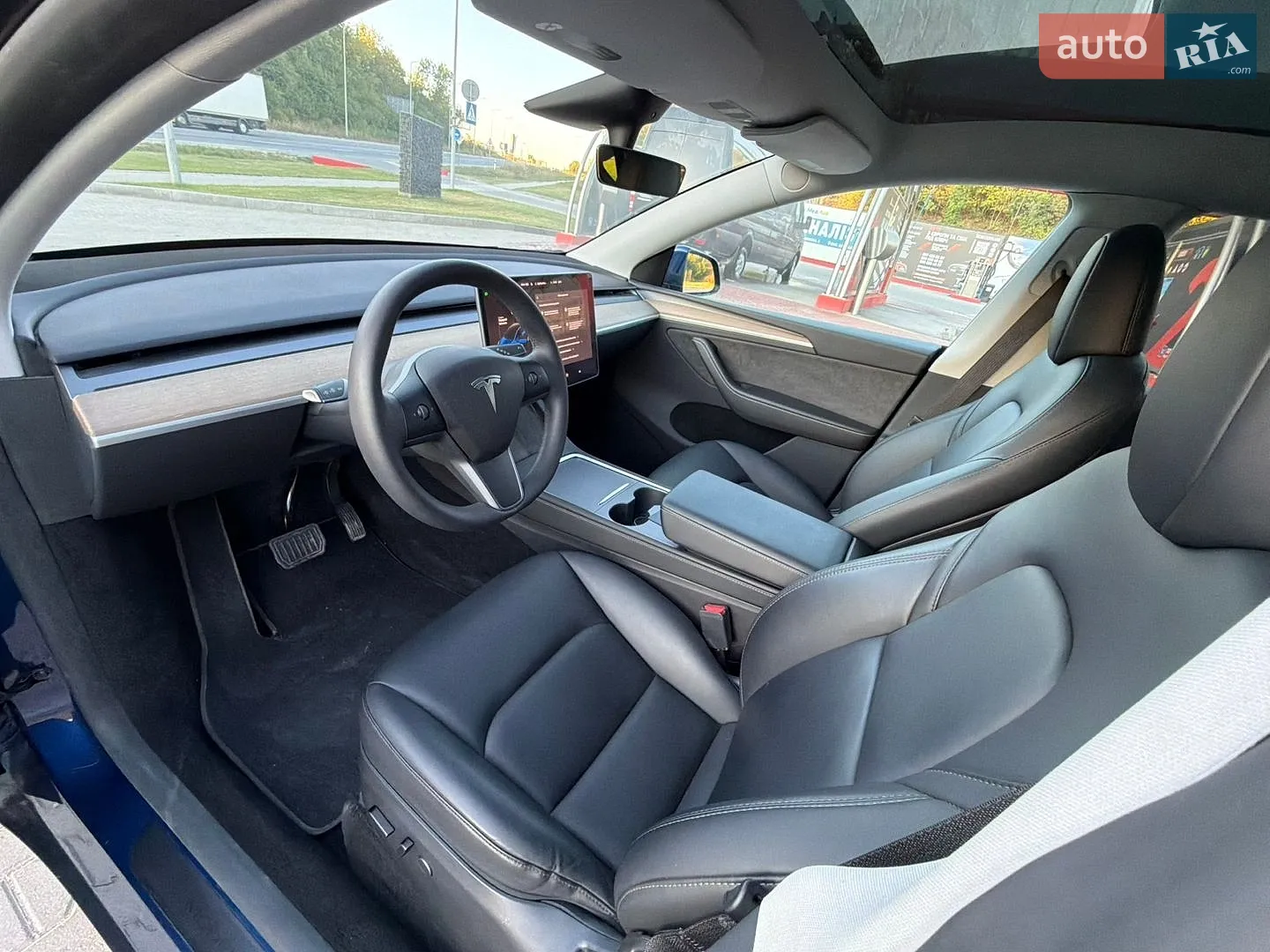 2023 Tesla Model Y - мініатюра 3