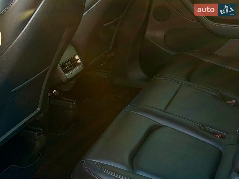 Позашляховик / Кросовер Tesla Model Y 2022 в Самборі