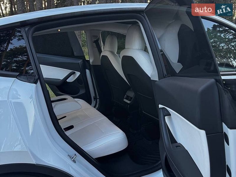 Позашляховик / Кросовер Tesla Model Y 2022 в Чернігові фото 25 Позашляховик / Кросовер Tesla Model Y 2022 в Чернігові