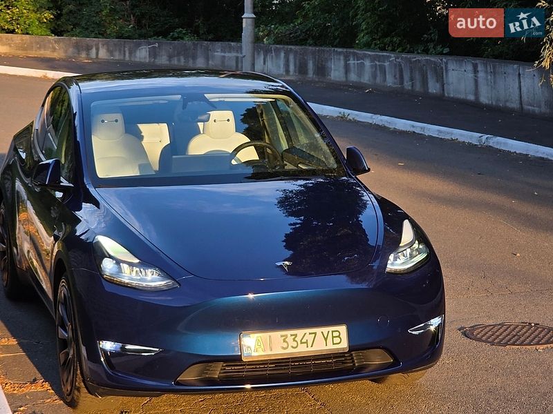 Внедорожник / Кроссовер Tesla Model Y 2024 в Киеве