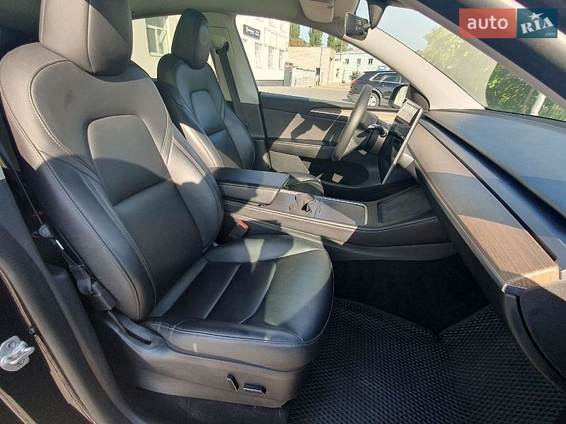 Позашляховик / Кросовер Tesla Model Y 2022 в Кременчуці