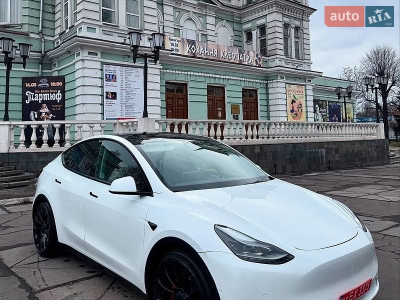 Позашляховик / Кросовер Tesla Model Y 2021 в Хмельницькому