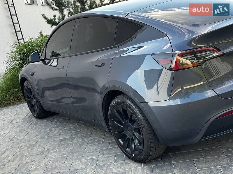Внедорожник / Кроссовер Tesla Model Y 2022 в Киеве