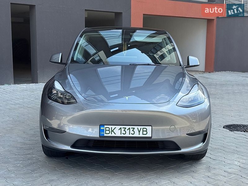 Внедорожник / Кроссовер Tesla Model Y 2025 в Ровно