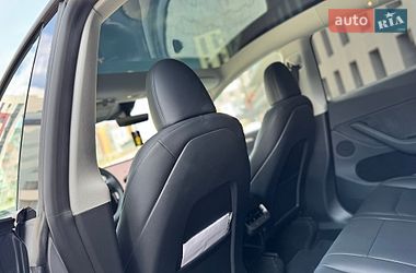 Внедорожник / Кроссовер Tesla Model Y 2025 в Ровно
