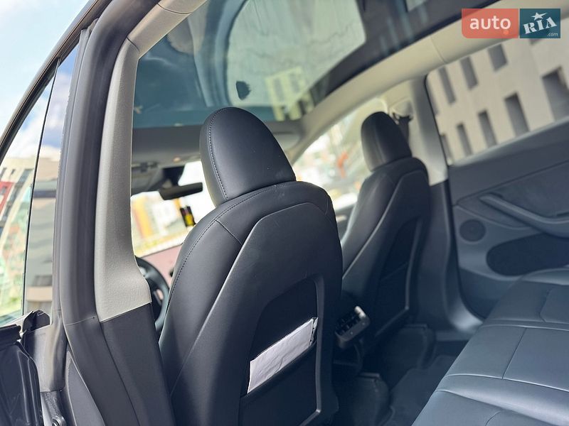 Внедорожник / Кроссовер Tesla Model Y 2025 в Ровно