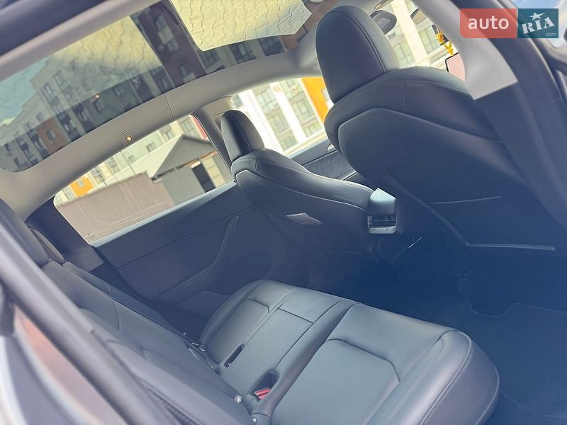 Внедорожник / Кроссовер Tesla Model Y 2025 в Ровно