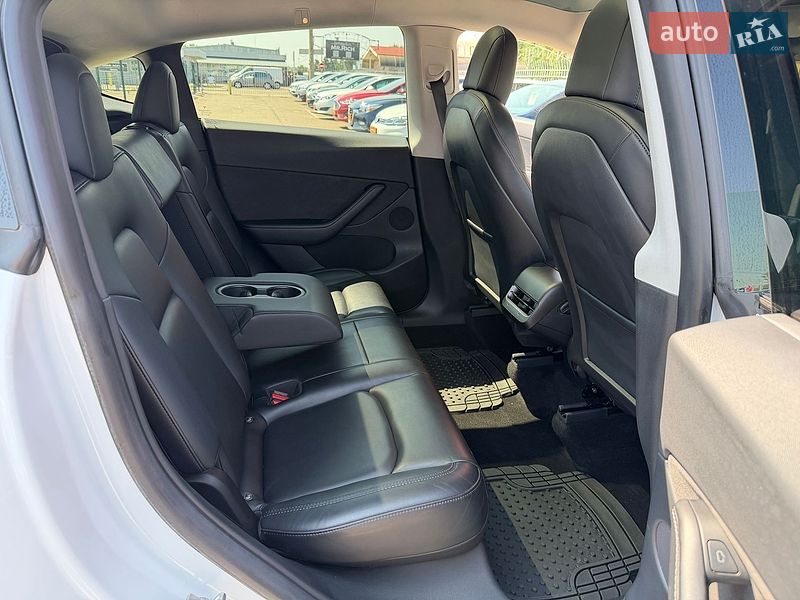 Позашляховик / Кросовер Tesla Model Y 2021 в Києві фото 24 Позашляховик / Кросовер Tesla Model Y 2021 в Києві