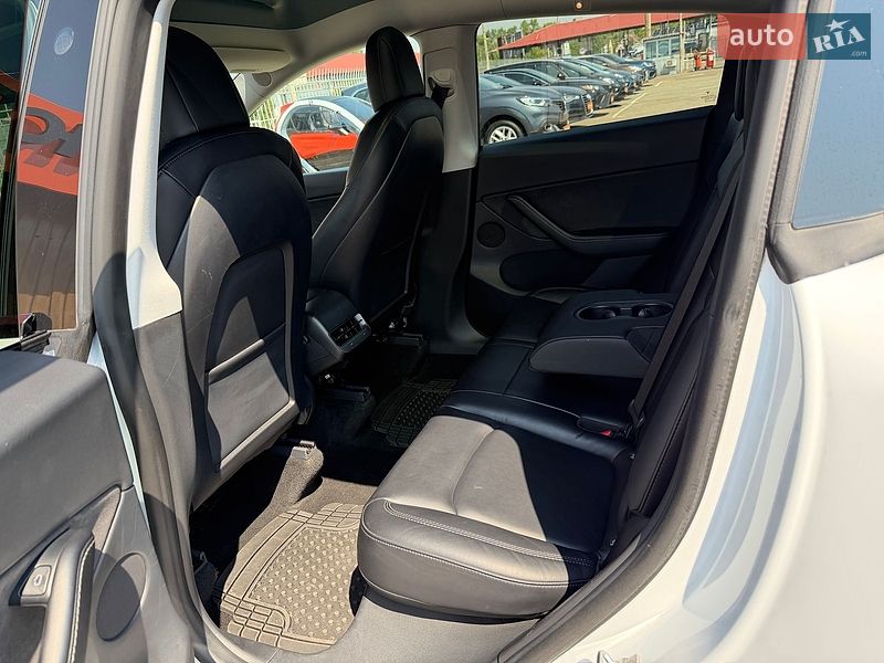 Позашляховик / Кросовер Tesla Model Y 2021 в Києві фото 19 Позашляховик / Кросовер Tesla Model Y 2021 в Києві