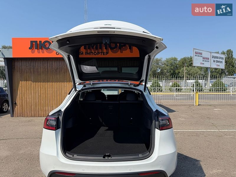 Позашляховик / Кросовер Tesla Model Y 2021 в Києві фото 22 Позашляховик / Кросовер Tesla Model Y 2021 в Києві