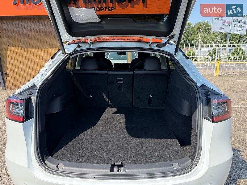 Позашляховик / Кросовер Tesla Model Y 2021 в Києві фото 23 Позашляховик / Кросовер Tesla Model Y 2021 в Києві