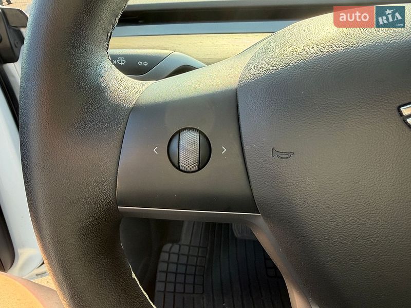 Позашляховик / Кросовер Tesla Model Y 2021 в Києві фото 12 Позашляховик / Кросовер Tesla Model Y 2021 в Києві