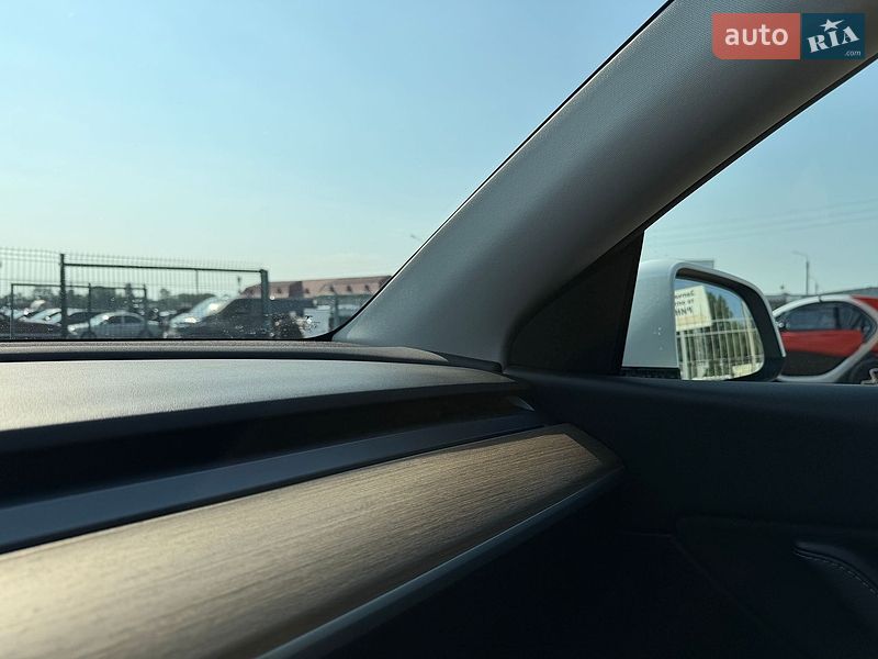 Позашляховик / Кросовер Tesla Model Y 2021 в Києві фото 29 Позашляховик / Кросовер Tesla Model Y 2021 в Києві
