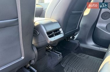Позашляховик / Кросовер Tesla Model Y 2021 в Києві фото 20 Позашляховик / Кросовер Tesla Model Y 2021 в Києві