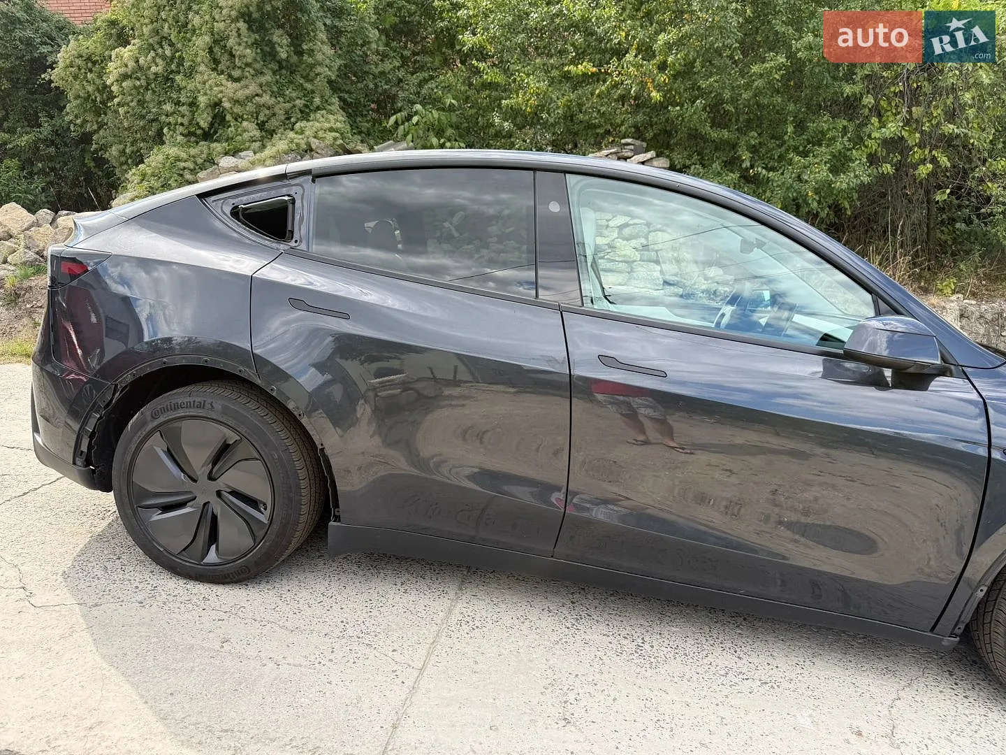 2025 Tesla Model Y - мініатюра 3