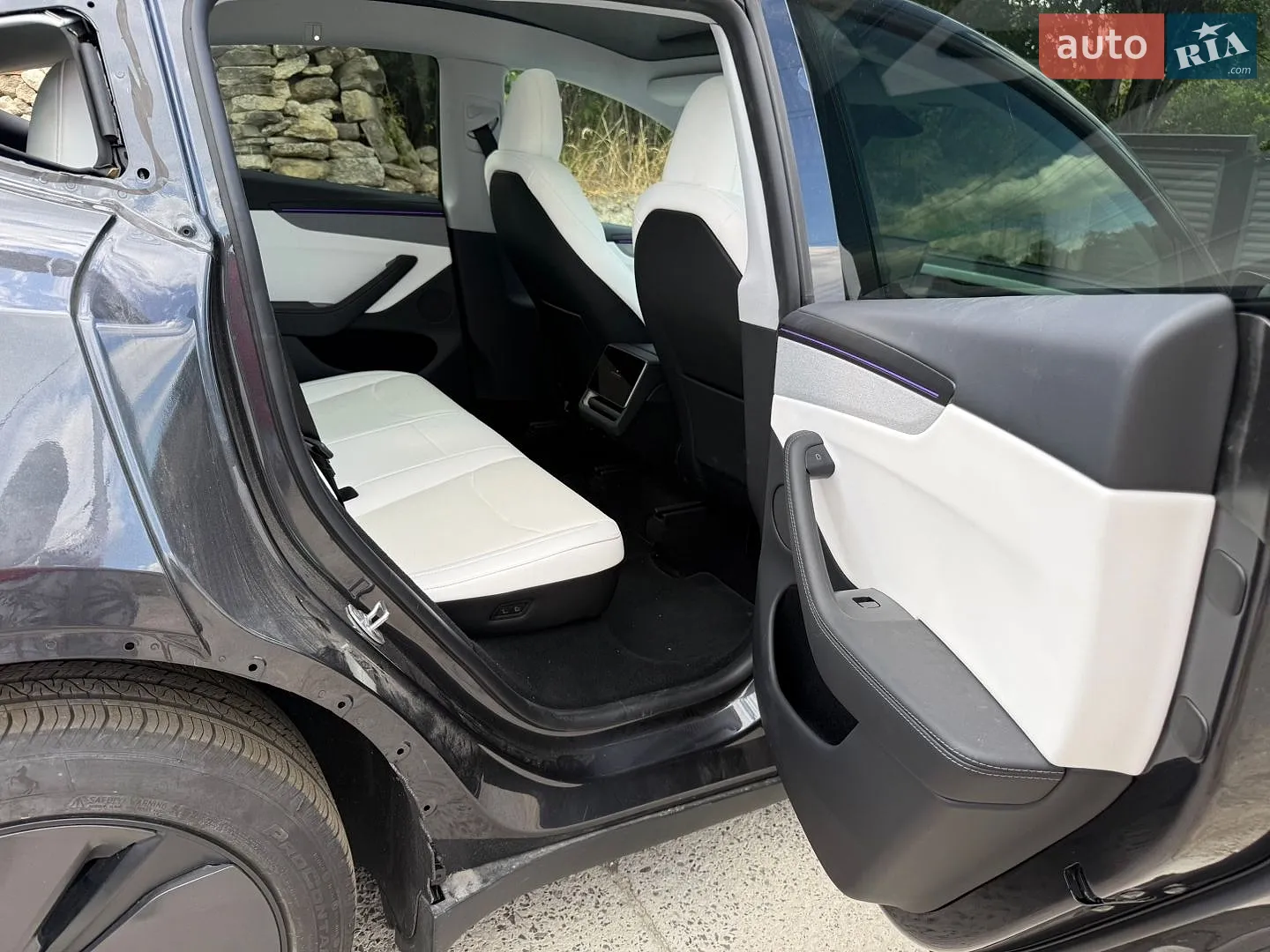 2025 Tesla Model Y - мініатюра 14