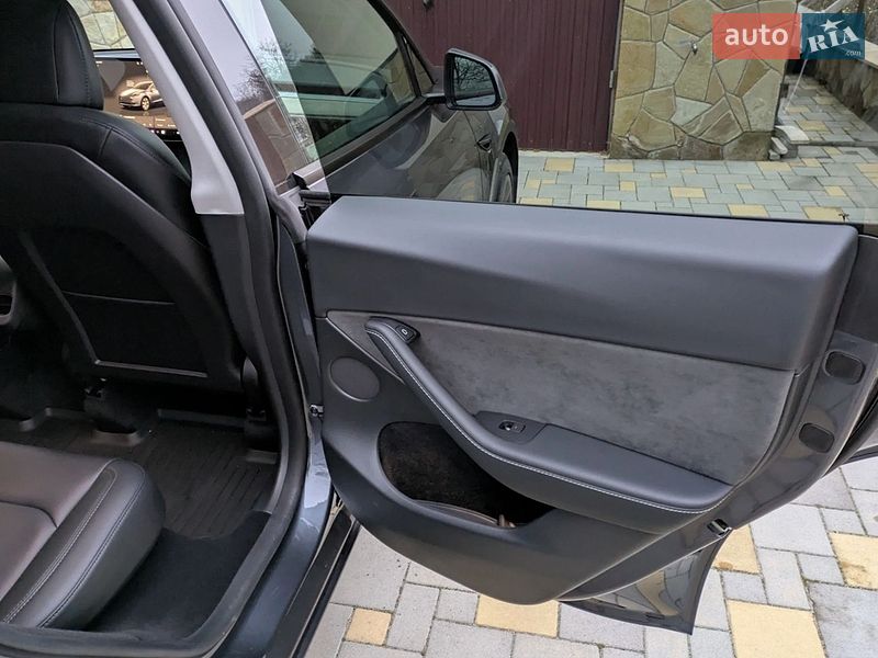 Позашляховик / Кросовер Tesla Model Y 2022 в Львові фото 11 Позашляховик / Кросовер Tesla Model Y 2022 в Львові