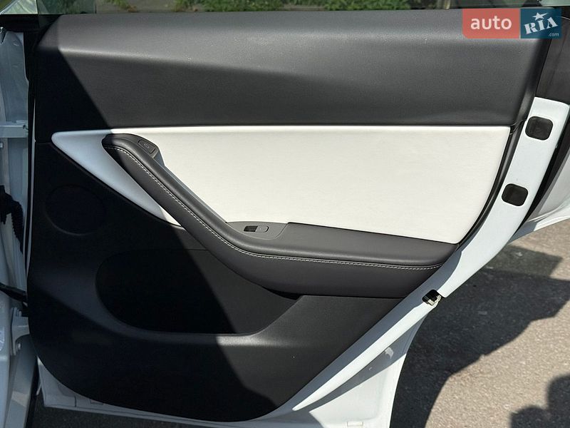 Внедорожник / Кроссовер Tesla Model Y 2022 в Харькове
