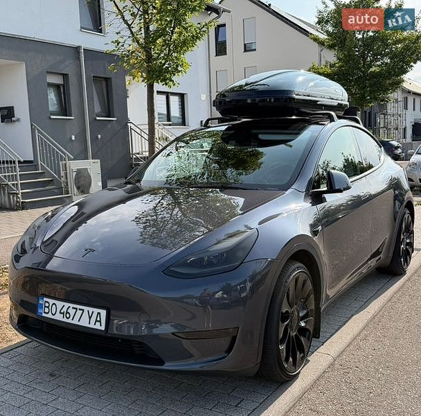 Внедорожник / Кроссовер Tesla Model Y 2023 в Луцке