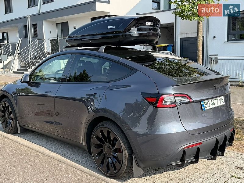 Внедорожник / Кроссовер Tesla Model Y 2023 в Луцке