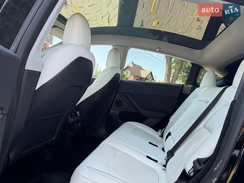 Внедорожник / Кроссовер Tesla Model Y 2022 в Черновцах