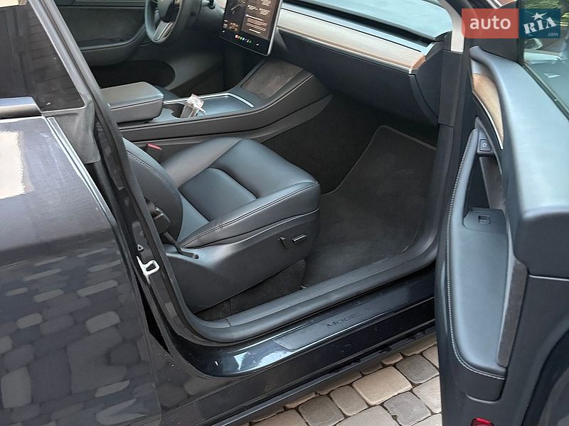 Позашляховик / Кросовер Tesla Model Y 2024 в Дніпрі