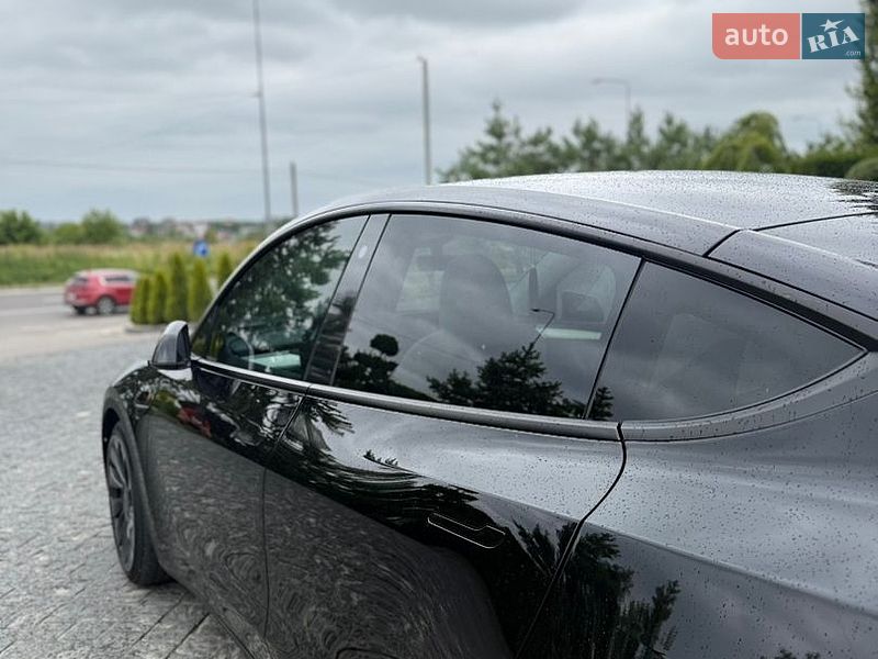 Позашляховик / Кросовер Tesla Model Y 2023 в Львові