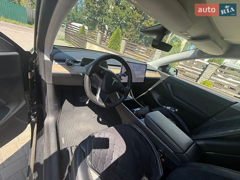 Позашляховик / Кросовер Tesla Model Y 2021 в Вінниці