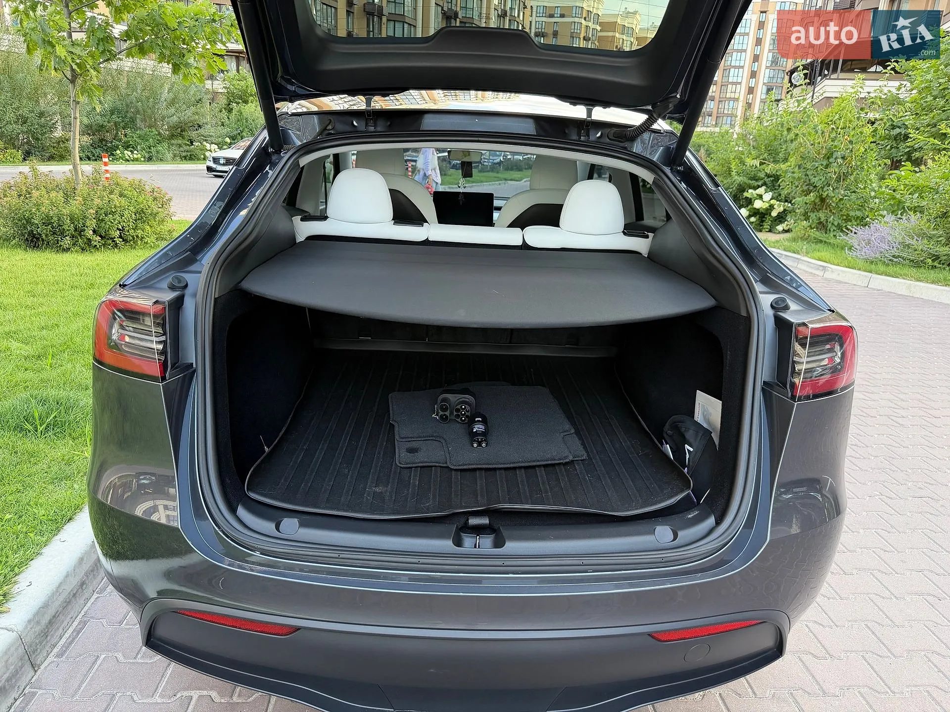 2022 Tesla Model Y - мініатюра 17