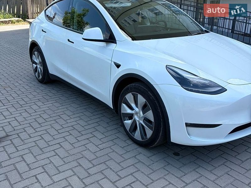 Внедорожник / Кроссовер Tesla Model Y 2023 в Сокале