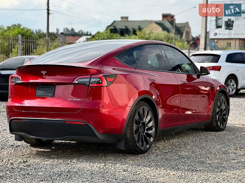 Внедорожник / Кроссовер Tesla Model Y 2024 в Дрогобыче